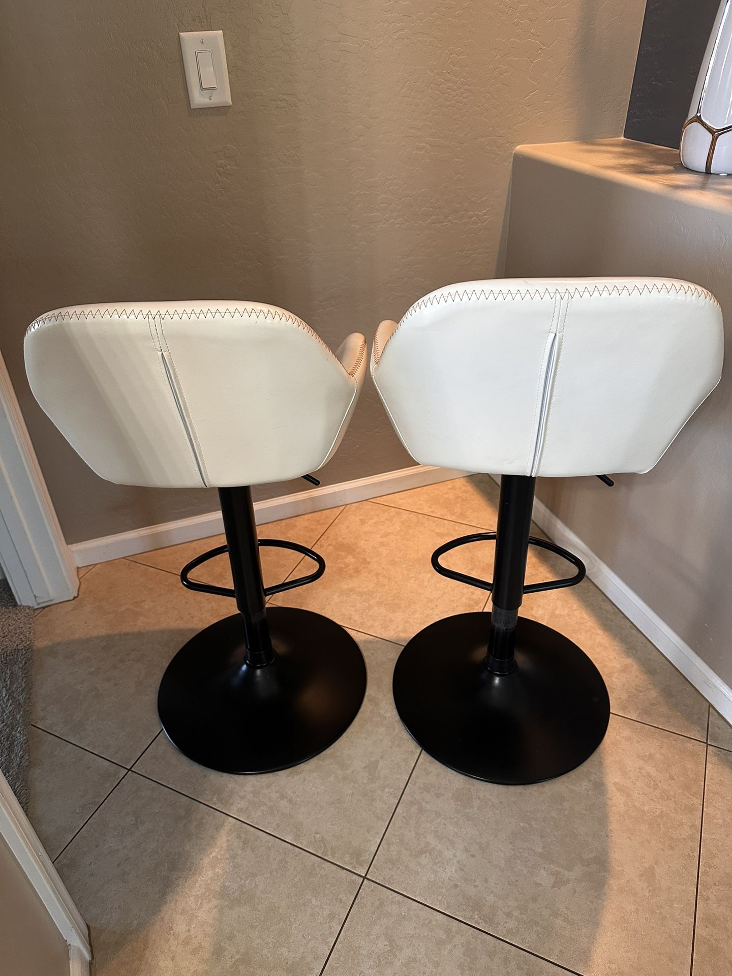 Swivel Bar Stools