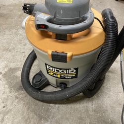 Rigid 2 in 1 Vacuum And Blower