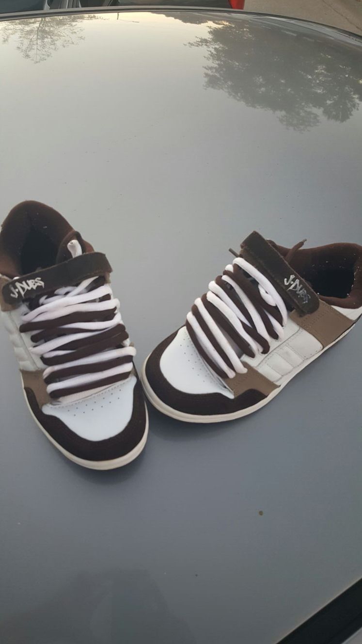 DVS J-Dubs skater shoes. Size 7.5