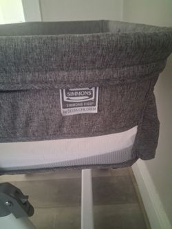 Simmons Kids by Delta Children Baby Bassinet