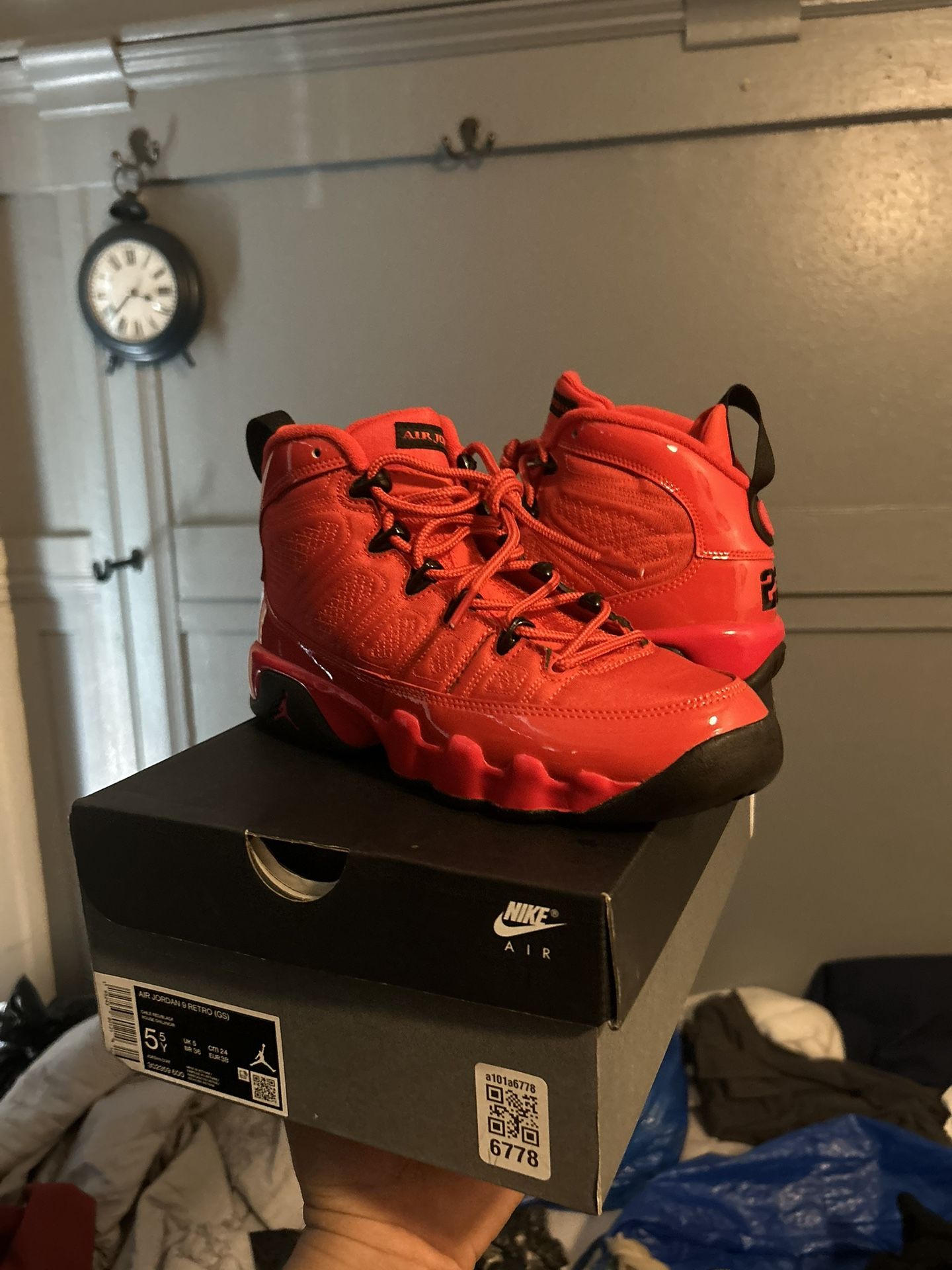Jordan 9 - Chile red