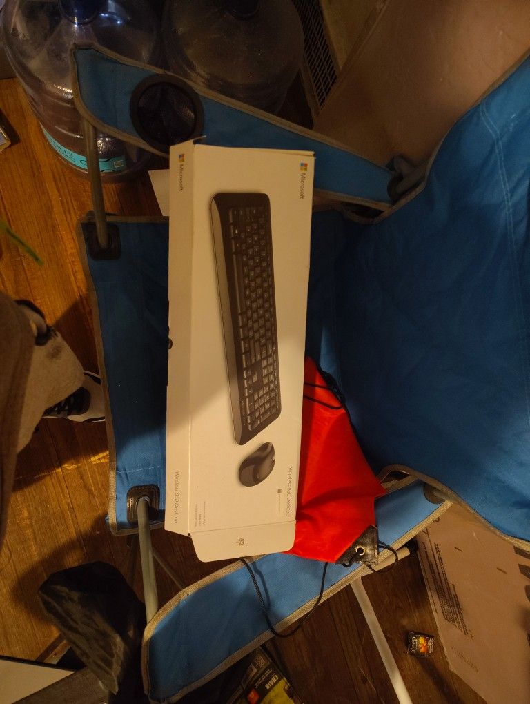 Microsoft Wireless 850 Desktop PY9-00001