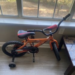 Hardly Used Huffy 16" Whirl Kids' Bike with Training Wheels  (purchased in September’2023) 