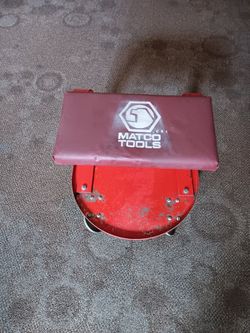 MATCO tool chair on metal wheels works great 