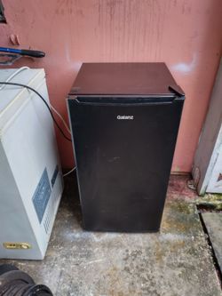 Small refrigerator for bedroom