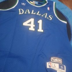 Dirt Nowitzki Jersey Large