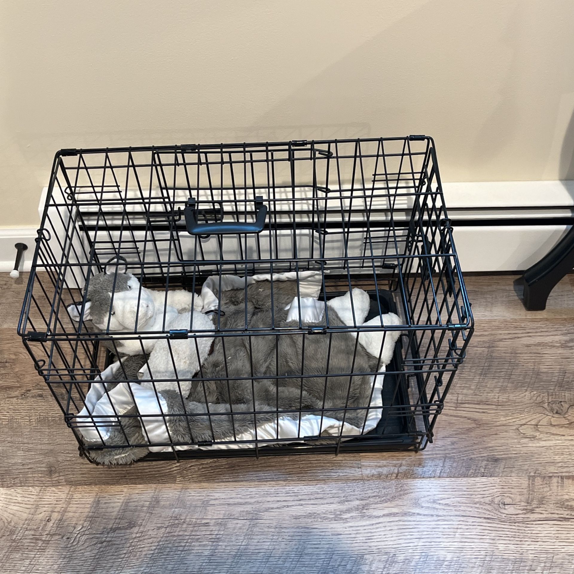 Small Dog Crate 22L x 13W x 16H