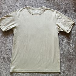 UNIQLO T Shirt