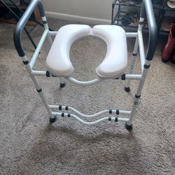 Commode Chair 