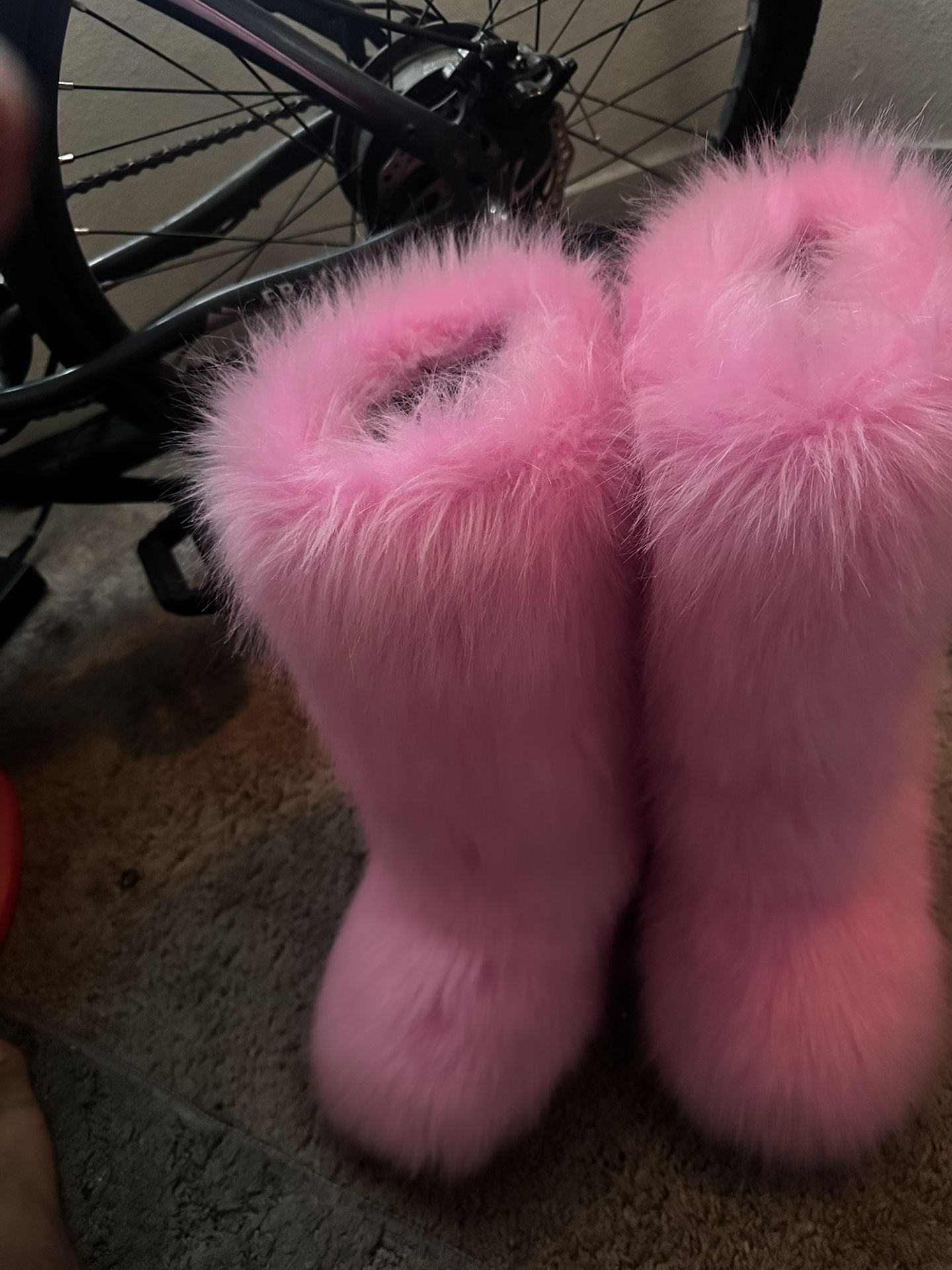 Fuzzy Boots Pink Size 8.5 In Women