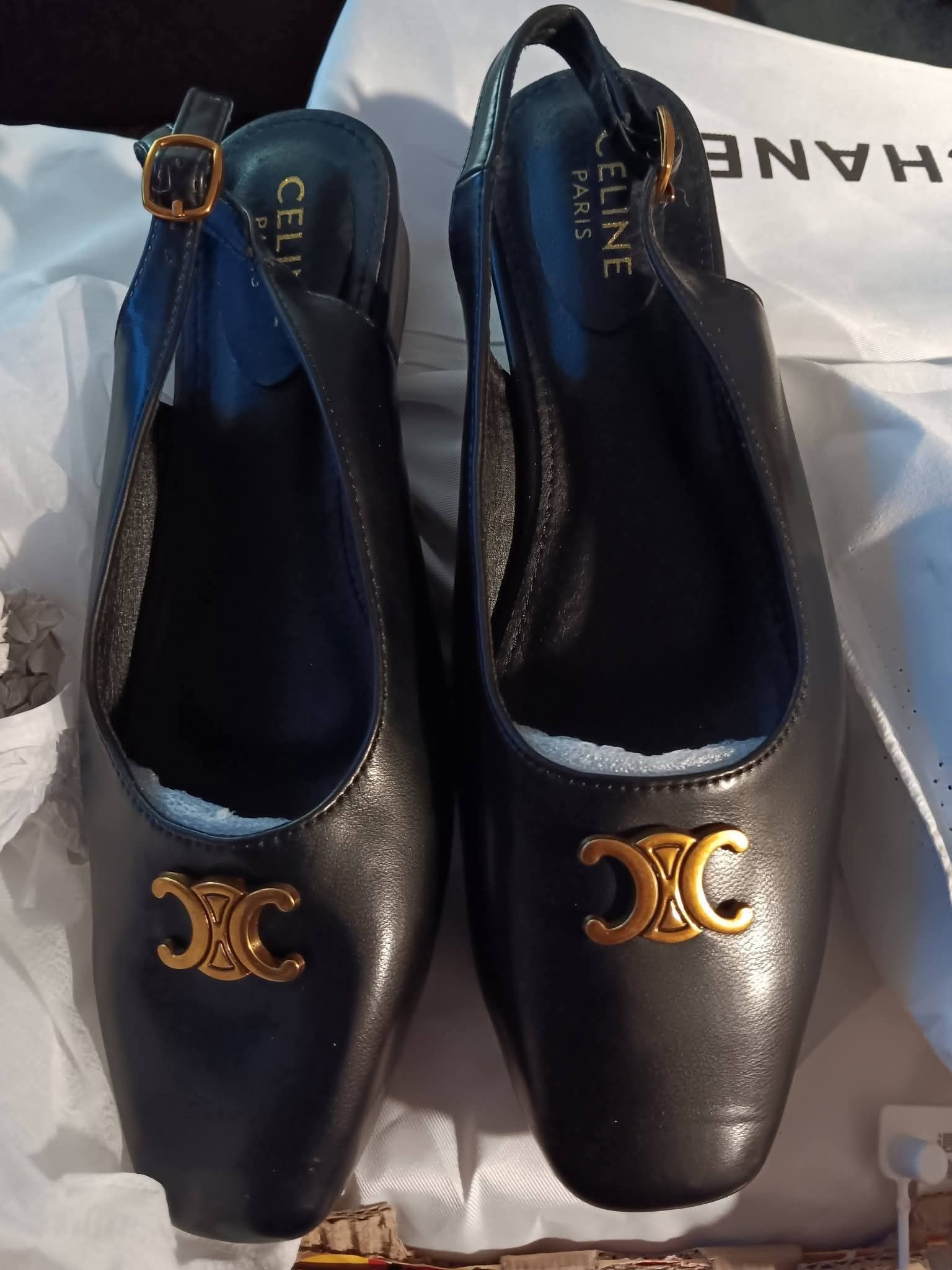 Women's shoes
