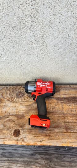 Milwaukee impact wrench 1/2 m18 fuel tool only