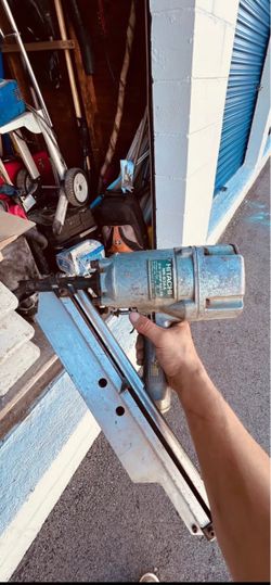 Hitachi Finishing nail gun