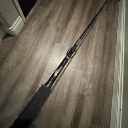 Phenix Axis 7’2” 40-100 Salt Water Fishing Rod. Great Condition. 