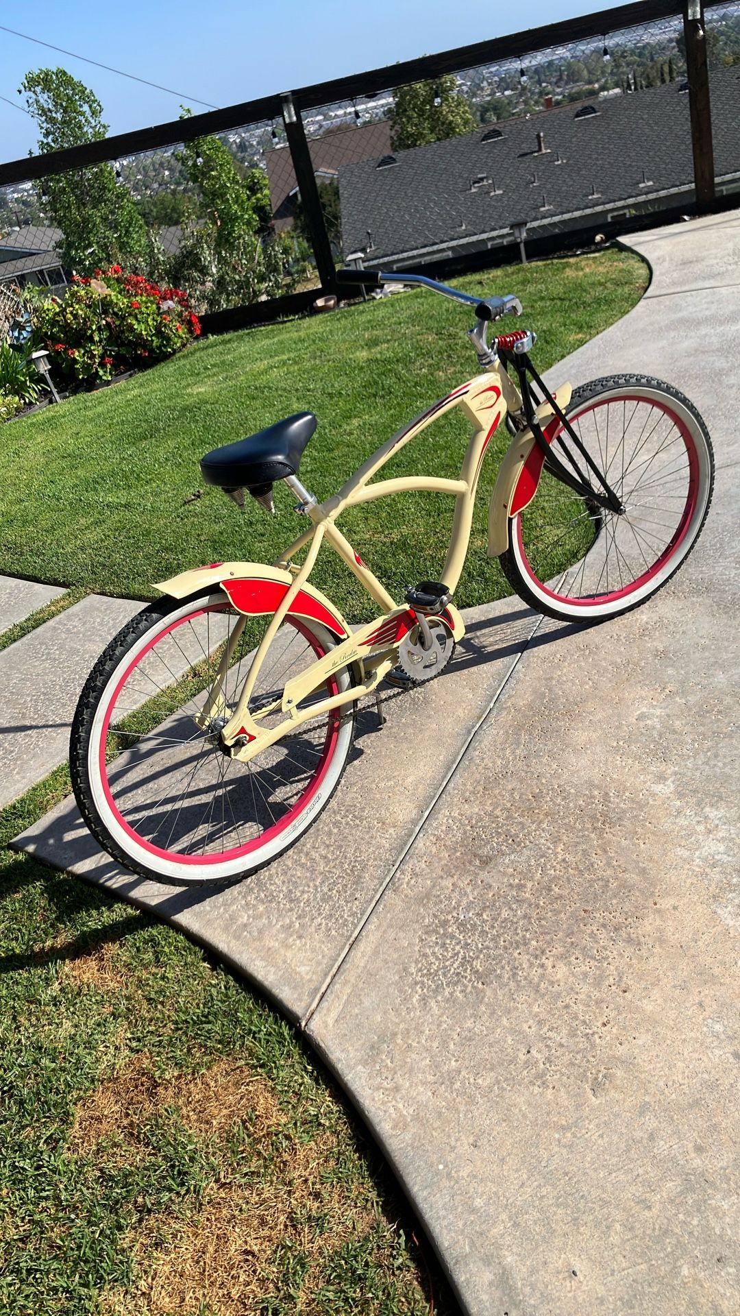 Schwinns 1st Try On A Stretch Aluminum Beach Cruiser, The Realm, Classic Rockabilly Style, 26” Adult, Smooth Rider, Collectible, Located In LaHabra Ca