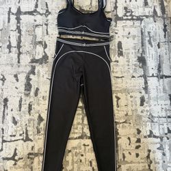 *BEST OFFER* Alo stripped yoga set