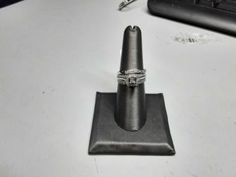 White Gold 10k (.417) 4.2 grams Size 7.5