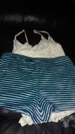 Med Tank lace Top small soft material shorts