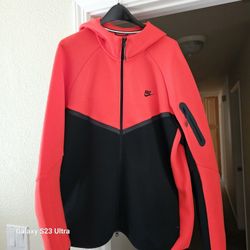 Nike TECH Sweater