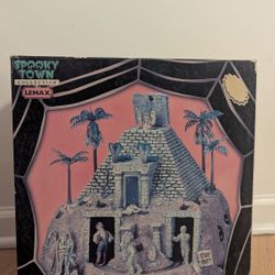 Lemax Spooky Town Haunted Pyramid - retired