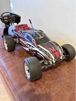 Traxxas Rustler 12v XL5 RC car with remote