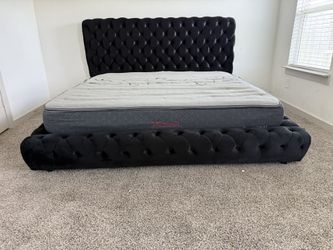 New Black King Size Bed Frame + King Hybrid Mattress