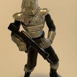 Vintage Universal Studios BATTLESTAR GALACTICA’s “ CYLON CENTURION” from 1978 w/WEAPON-COMPLETE 