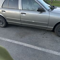 2006 Ford Crown Vic Trade/sale