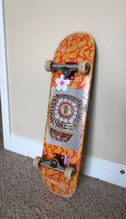 South Side skate board (complete)