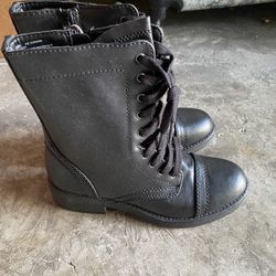 Girl’s Arizona boots