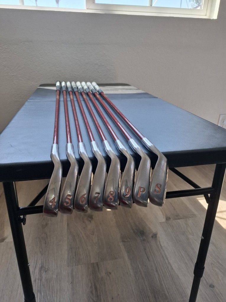 Full Set Of Golf clubs Irons 4i to SW