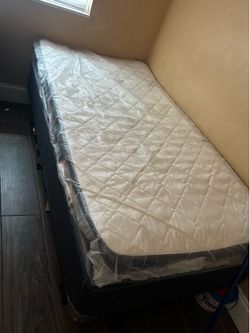 Twin mattress