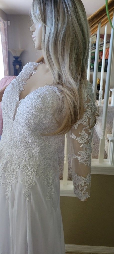 Size 10 new wedding dress