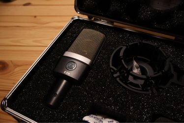 AKG 214 microphone