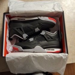 Air Jordan 4 Retro