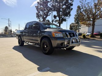 2012 Nissan Titan SV - 94K Miles - Clean title - Free Warranty!!!