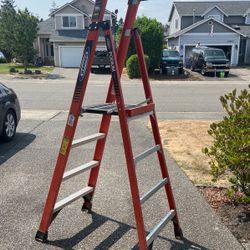 6’ Podium Ladder 