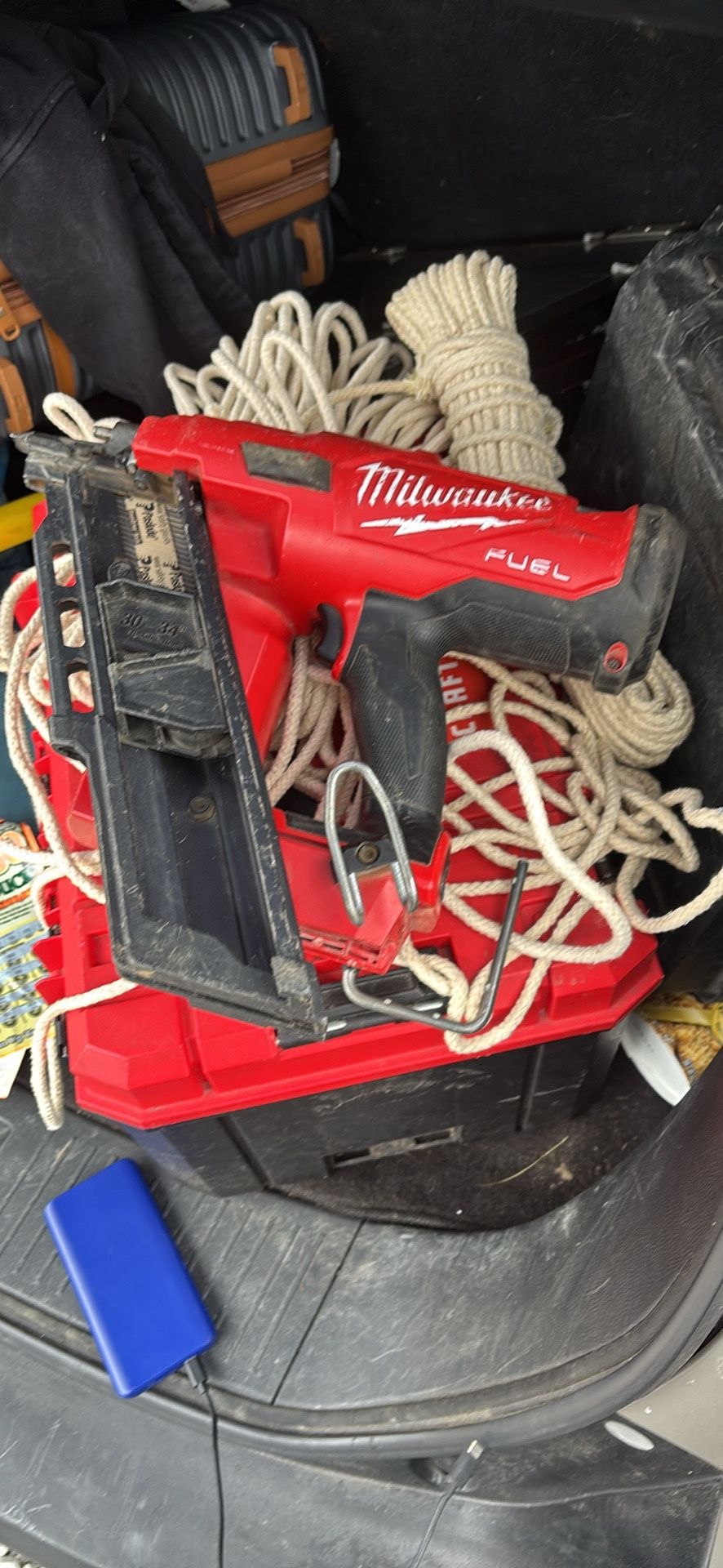 milwaukee m18 30degree nailer