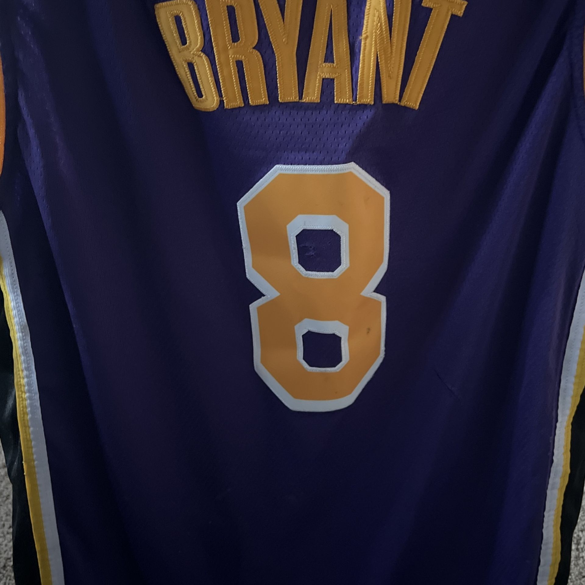 LAKERS Jersey- Bryant #8