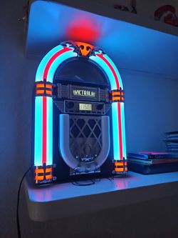 Victrola Jukebox, CD and Radio