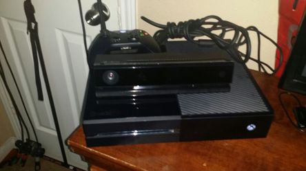 Xbox one with kenect and one controller