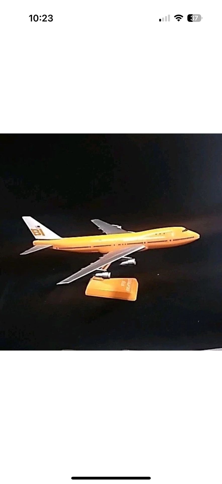 Braniff International Airways Boeing 747 Plastic Model W/ Stand