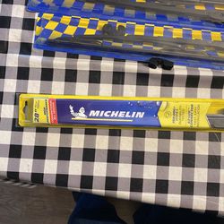 Michelin and  Simoniz auto 28” Wiper Blades 4 Blades  2 Sets