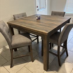 Dining table- Like New