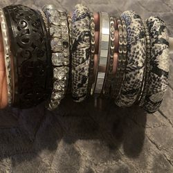 16 Piece Bracelet Set. 