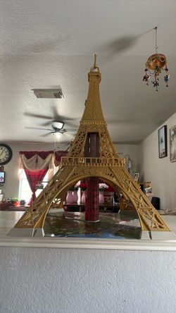 Ladybug Eiffel Tower (Miraculous) Paris Heroes Playset