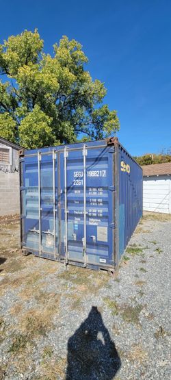 WIND & WATERTIGHT 20’ & 40’ SHIPPING CONTAINERS!