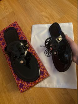 Tory Burch Black Jelly Thong Sandals Brand New size 8.5 women !