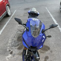 2025 Yamaha YZF