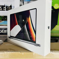 MacBook Pro 16gb of Ram and 1tb sad 14 “ Available 
